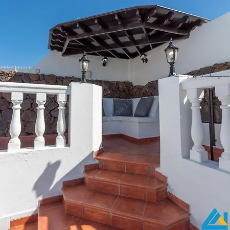 239 - Casa Lily By Now Ltd * Playa Blanca